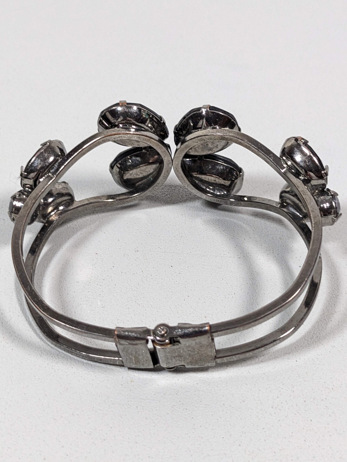 Black Flower Rhinestone Open Work Hinge Bangle Bracelet Gray Metallic 7 inch