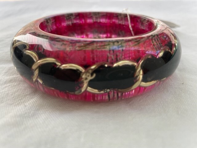 NWT CHANEL 2014 Collection Hot Pink Tweed CC Logo Resin Bracelet Bangle $1,625