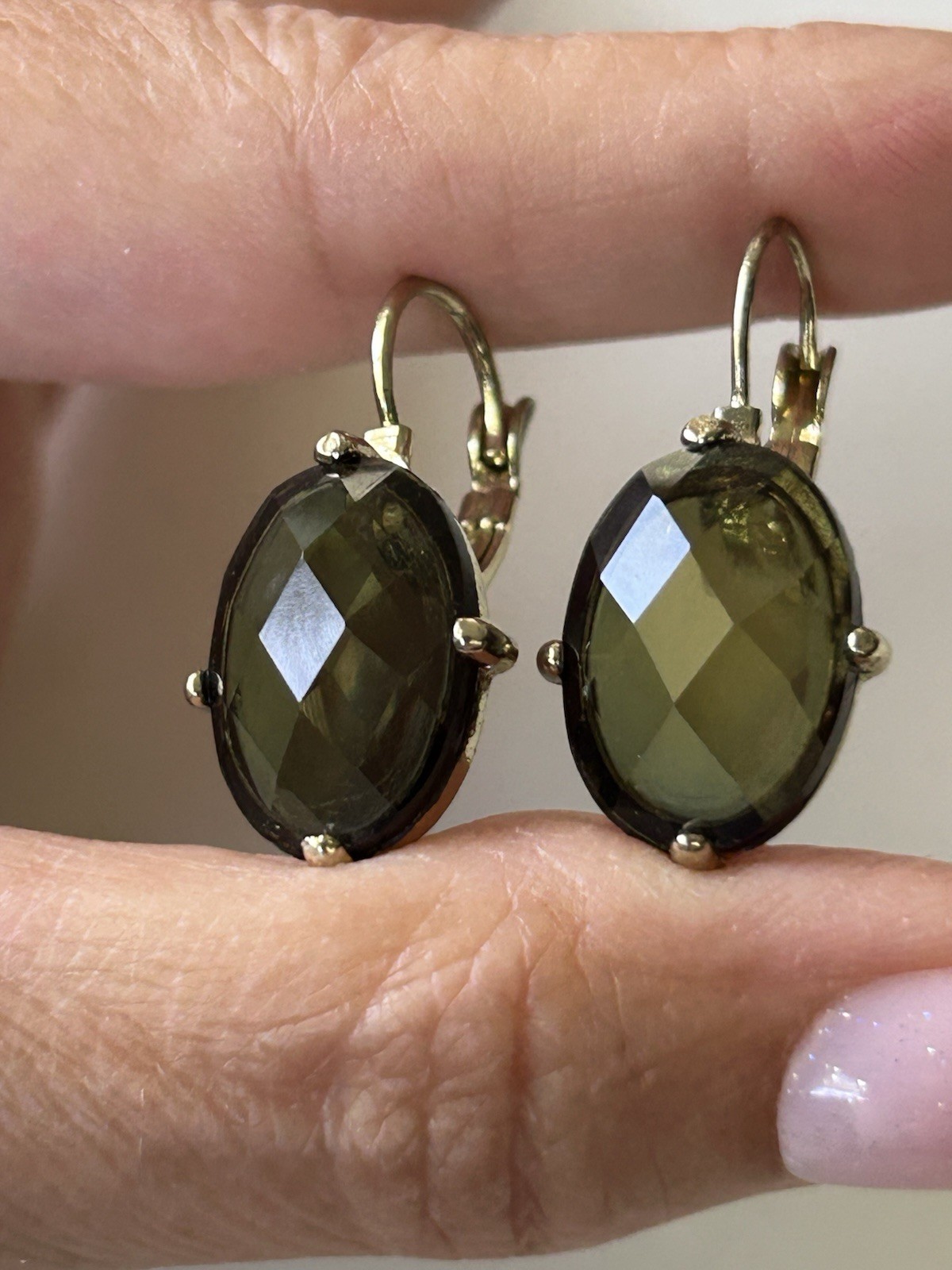 Olive Green Faceted Glass Drop Earrings Gold Tone Leverback Costume Jewelry