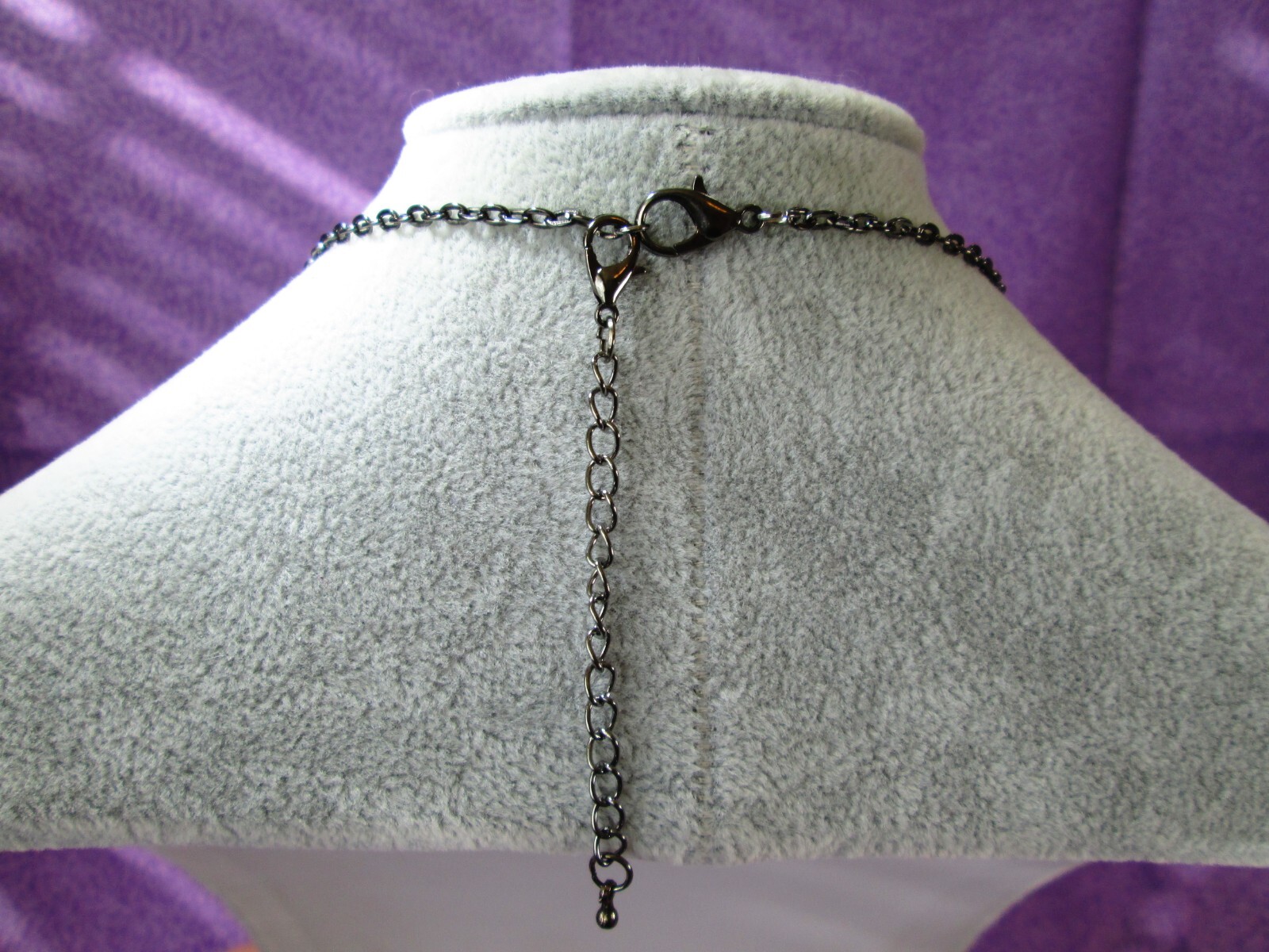 Acrylic Rhinestone Pendant Necklace 17.5″-20.5″ / Gunmetal Tone & Smoke / E
