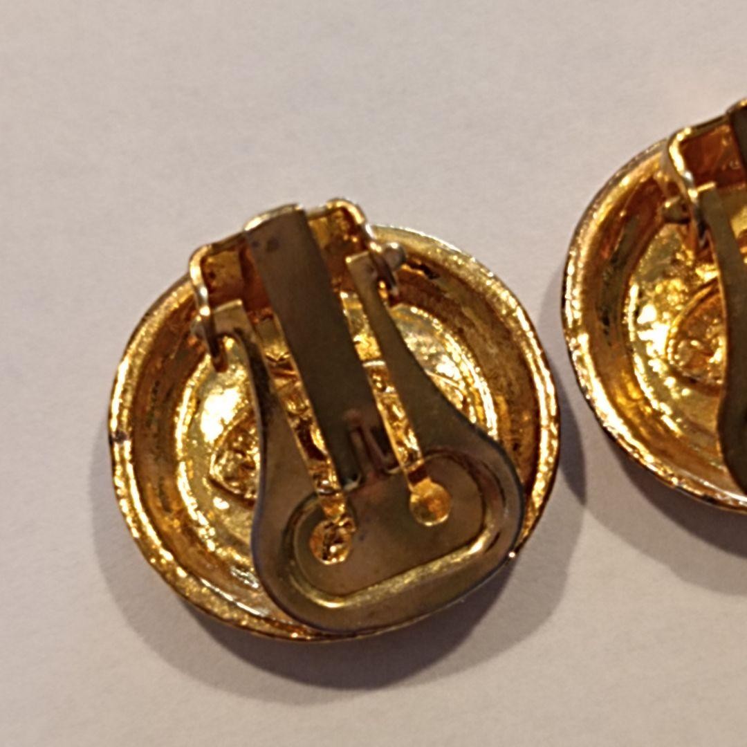 Chanel Earrings with Scratches and Stains No Accessories