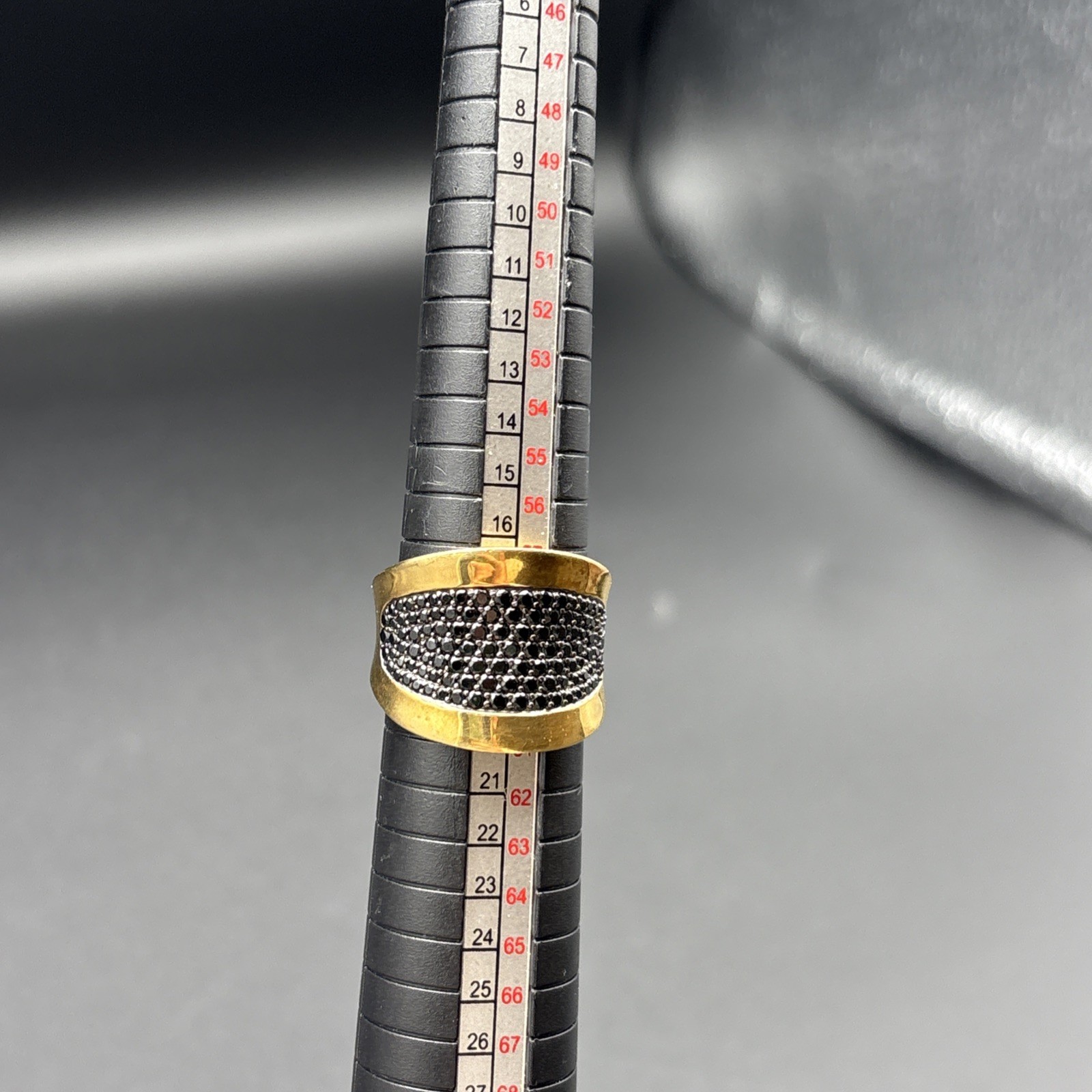 ITALIAN ITAOR BEAUTIFUL STERLING &GOLD OVERLAY RING WITH SPARKLY BLACK CRYSTAL