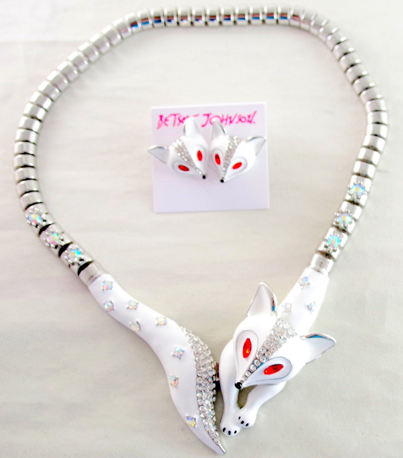 So Cute! BETSEY JOHNSON ARTIC FOX AB CRYSTAL RHINESTONE NECKLACE & EARRINGS SET