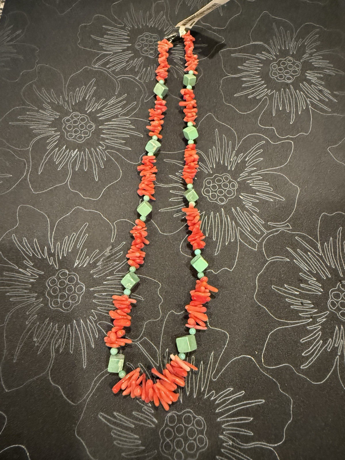 Red Coral Green Beaded Stone Chip Bead Necklace 18 in Beaded Chain