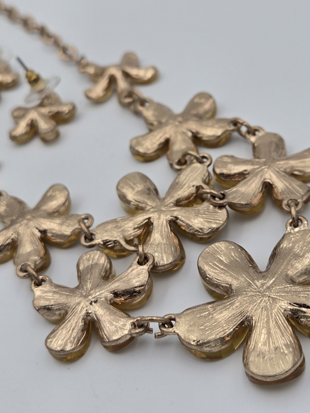 ​Y2K Floral Bib Statement Necklace & Earring Set Gold Tone Yellow Glitter Resin