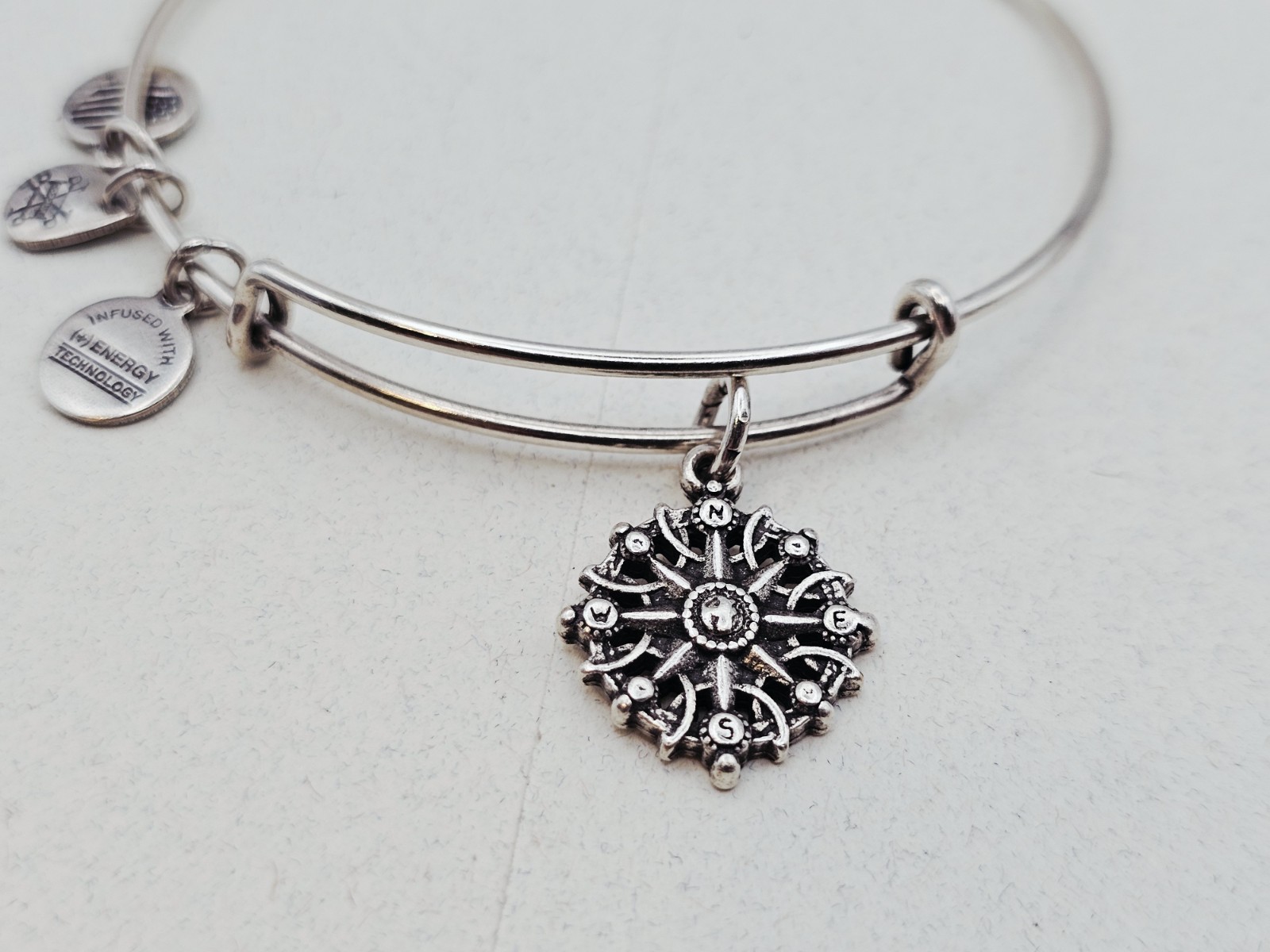 Alex & Ani ” Compass 🧭 Direction Silver Charm Bangle Bracelet ✨️