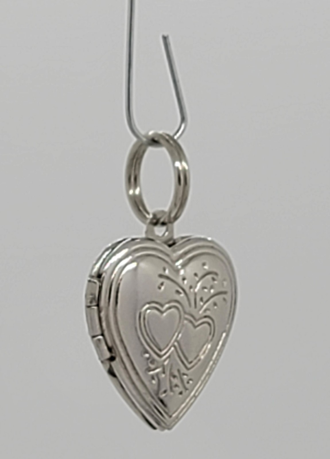 Silver Tone HEART LOCKET – Picture Photo Memory People Pet, Charm Keychain, .75″