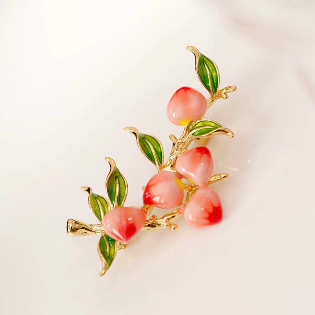 Enamel Peach Fruit Brooch Elegant Design Women’s Lapel Pin