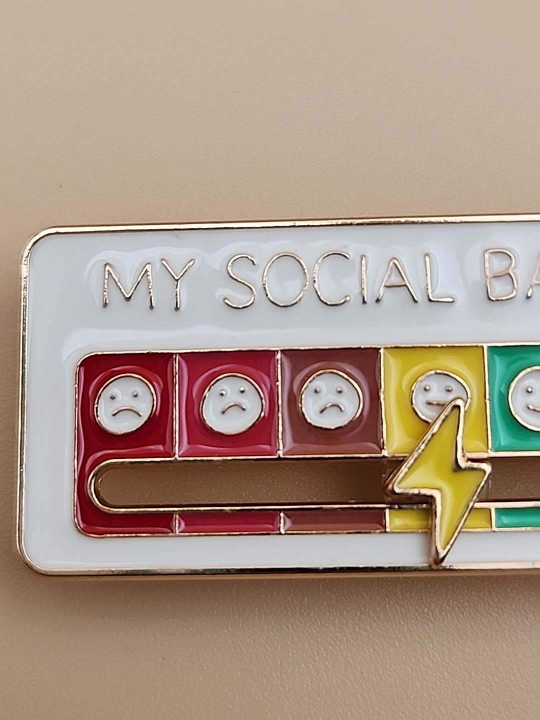 2 pk Interactive My Social Battery Emoji/My Moodtracker Emoji Enamel Pin