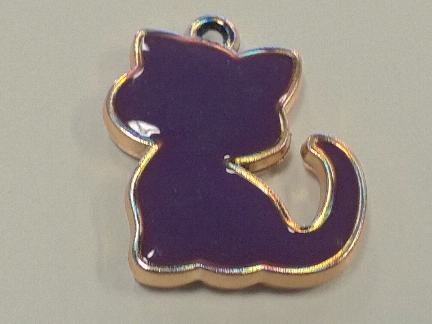 CCB Acrylic Enamel kitty cat Pendant with gold Trim, 30x27x5mm, Hole: 3mm Qty 4