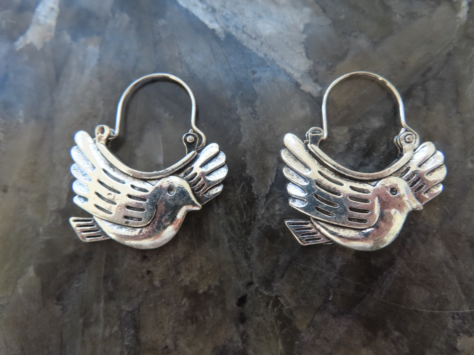 Earrings Silver Covered Bird With Wings Open New