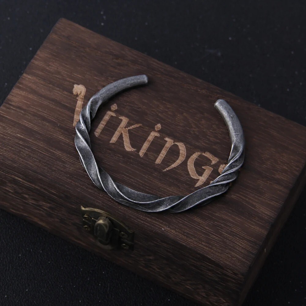 Vikings Dragon Bracelet Men’s Alloy Steel Bangel Vintage Punk Jewelry Gifts Box