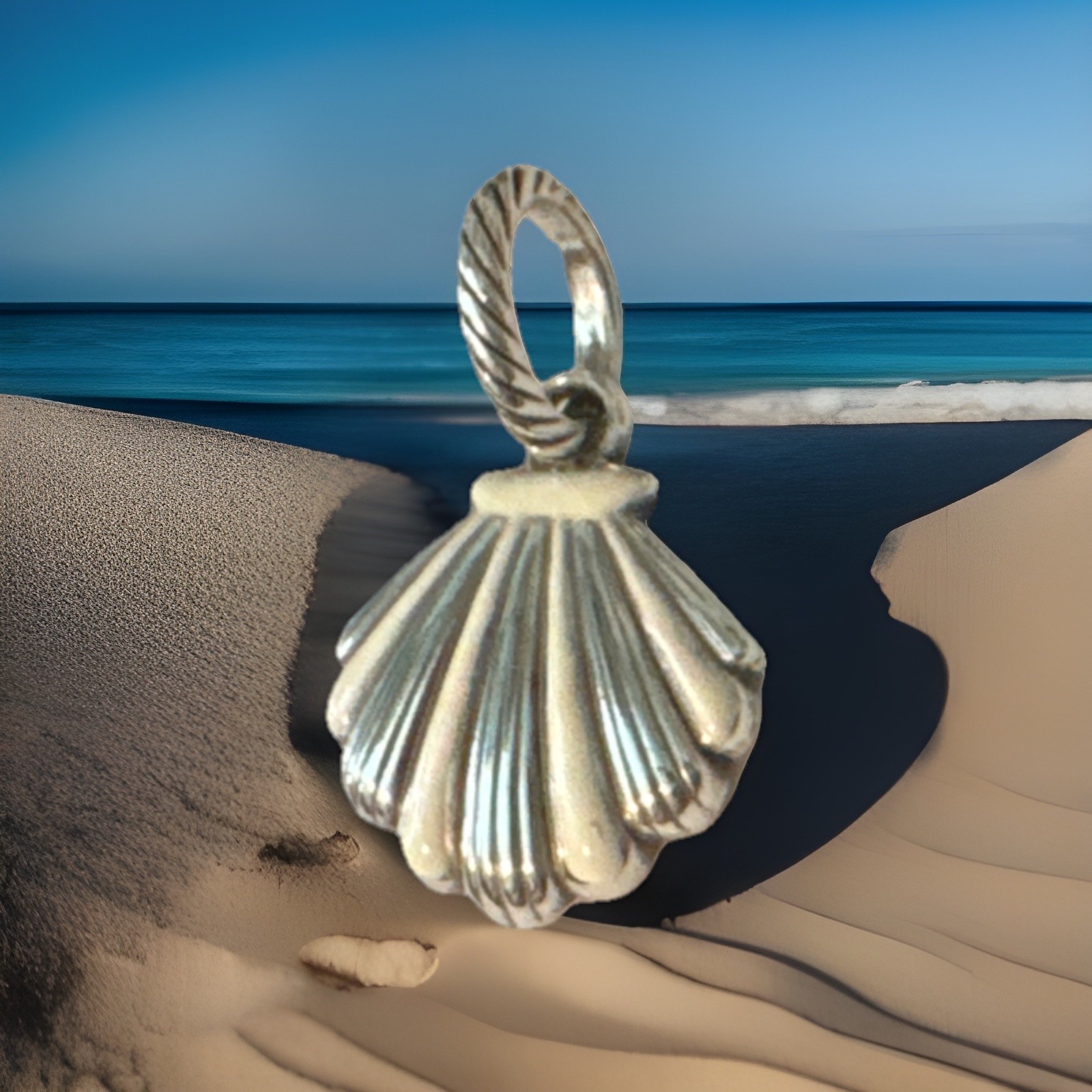 Brighton SCALLOP SHELL Charm NWOT J97622 List $17 Rare Find!