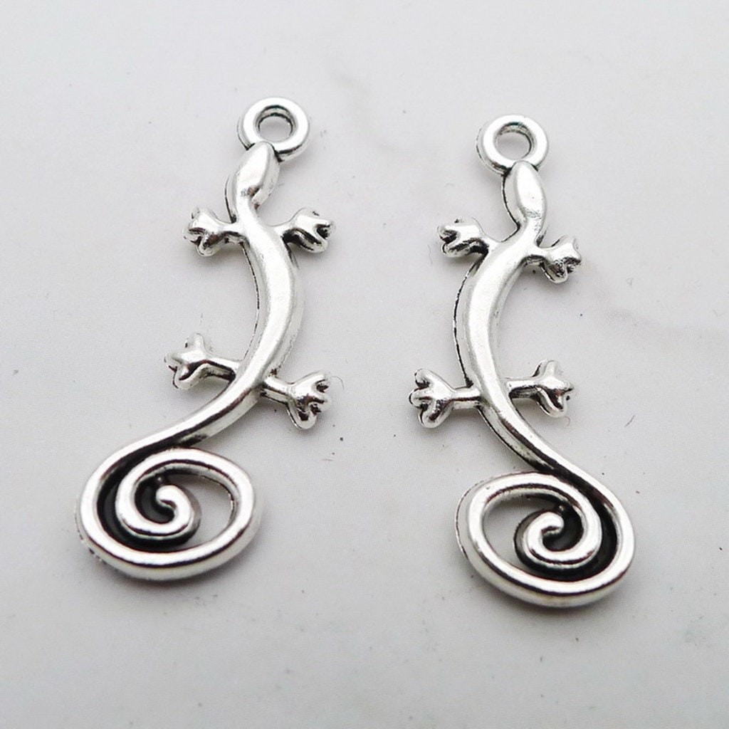 15 or 40PCS Antique Silver Tone Lizard Gecko Charm Pendant JHS247