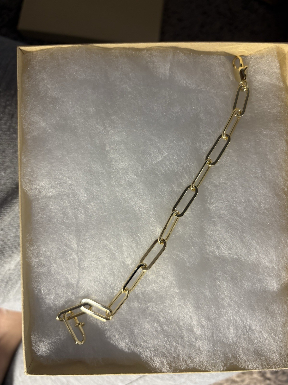 Gold plated 18k Paperclip Oval Link Chain Bracelet Lobster Clasp Metal No Stone