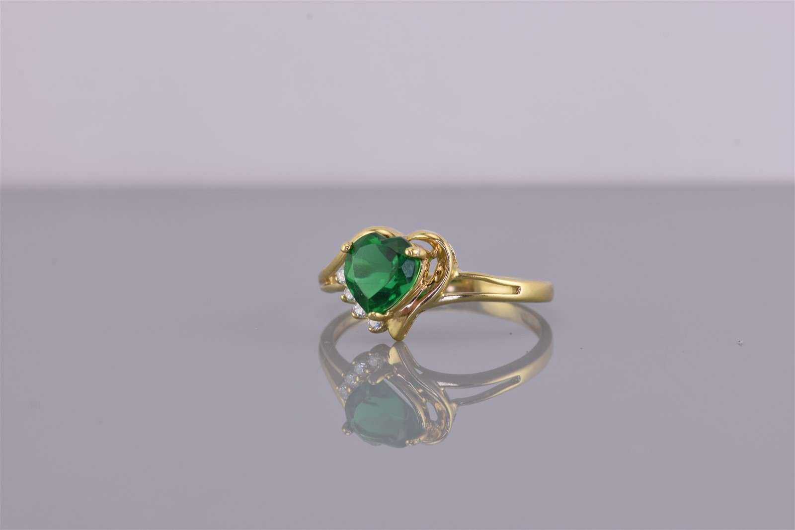 Gold Sterling Silver Green Heart Solitaire Accented Swirled Band Ring 925 Sz: 7