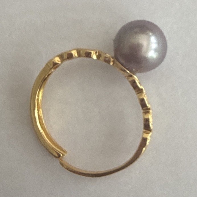 Adjustable Band Ring with Round Gray freshwater Pearl – Free Size
