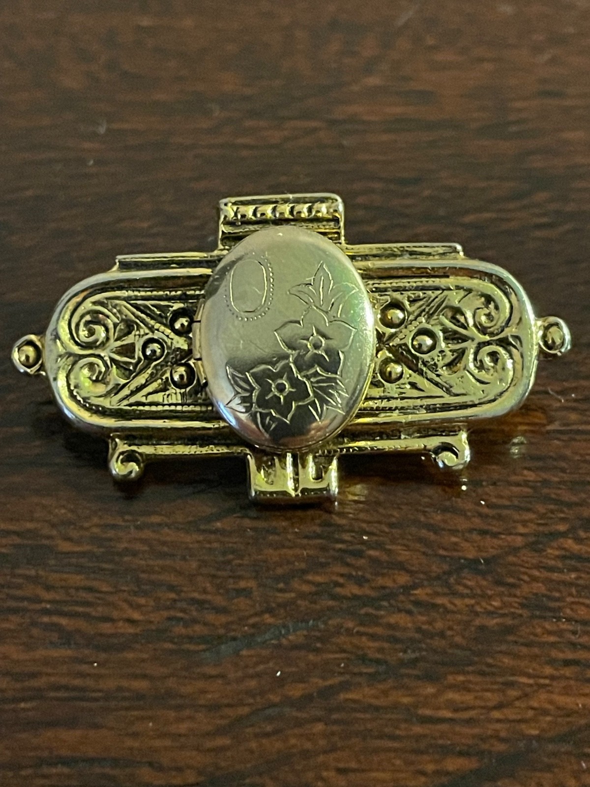 Vintage WWII Era Dainty Etched Gold tone Bar Pin with Locket in Center