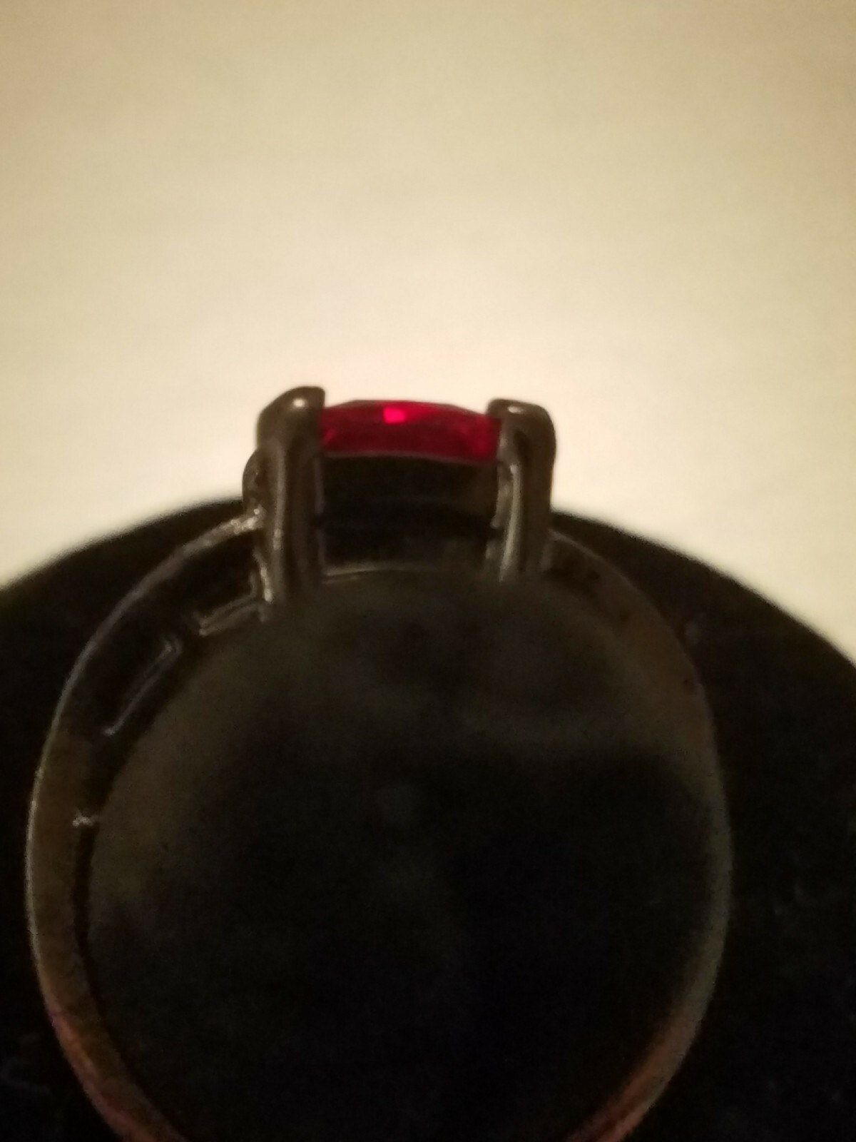 US SELLER Elegant SOLITAIRE RED RUBY SIMULATED BLACK GOLD FILLED SIZE 6.5 Ring