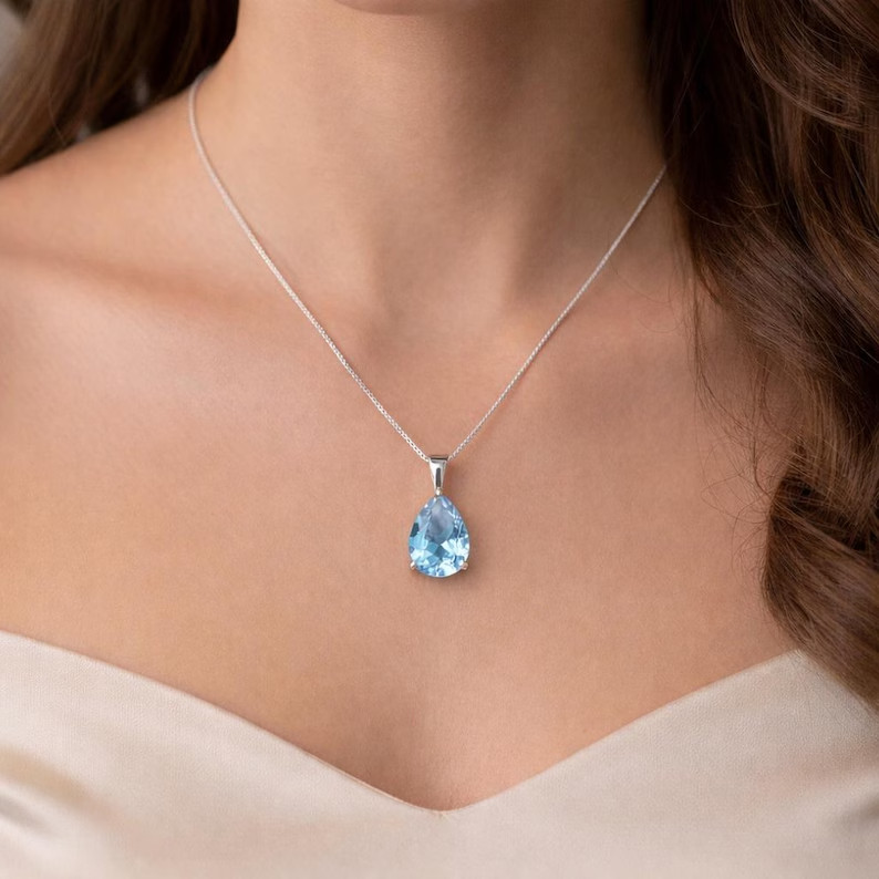 24 Ct Pear Cut Aquamarine Natural Topaz Pendant Loose Gemstone with Chain