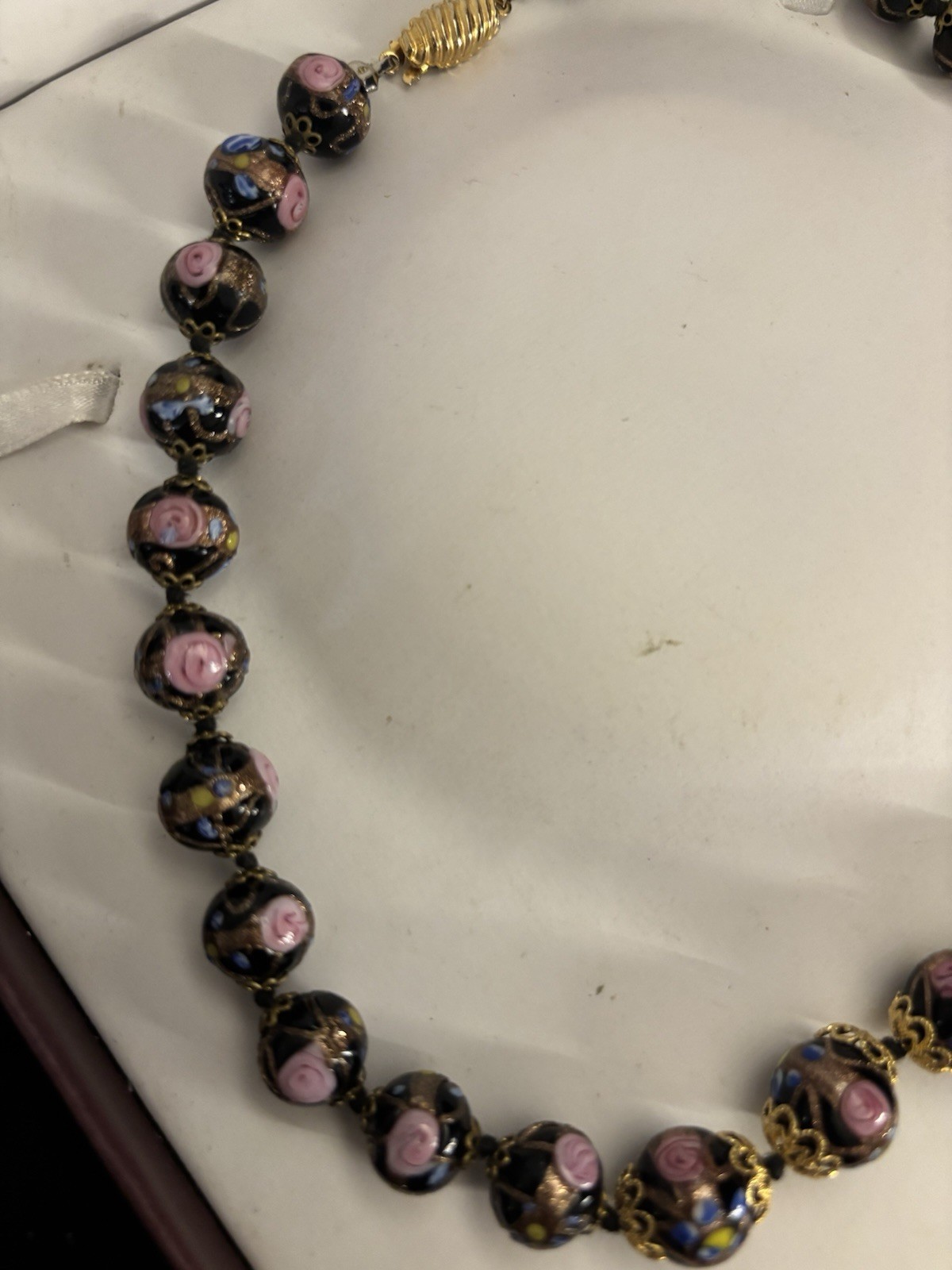 Black Glass Beaded Necklace Pink Rose & Blue Accents Gold-Tone Barrel Clasp
