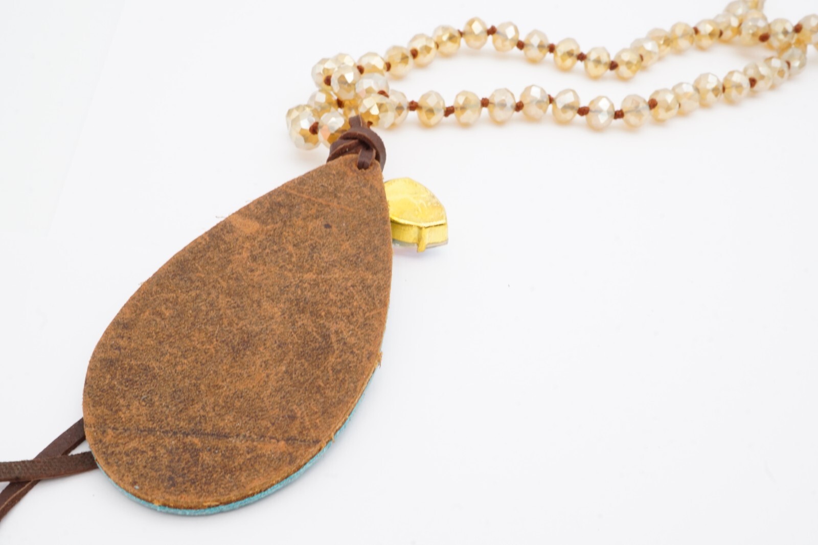 Sandra Ling Necklace Gold Tone Crystal Glass Bead Leather 36″