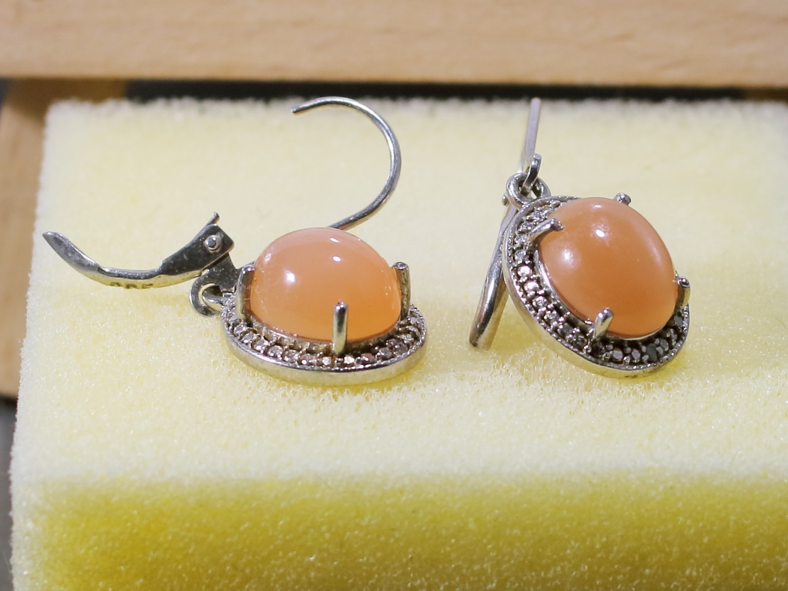 SRI LANKAN ORANGE MOONSTONE – HALO – DANGLE EARRINGS – PLATINUM/STER SILVER