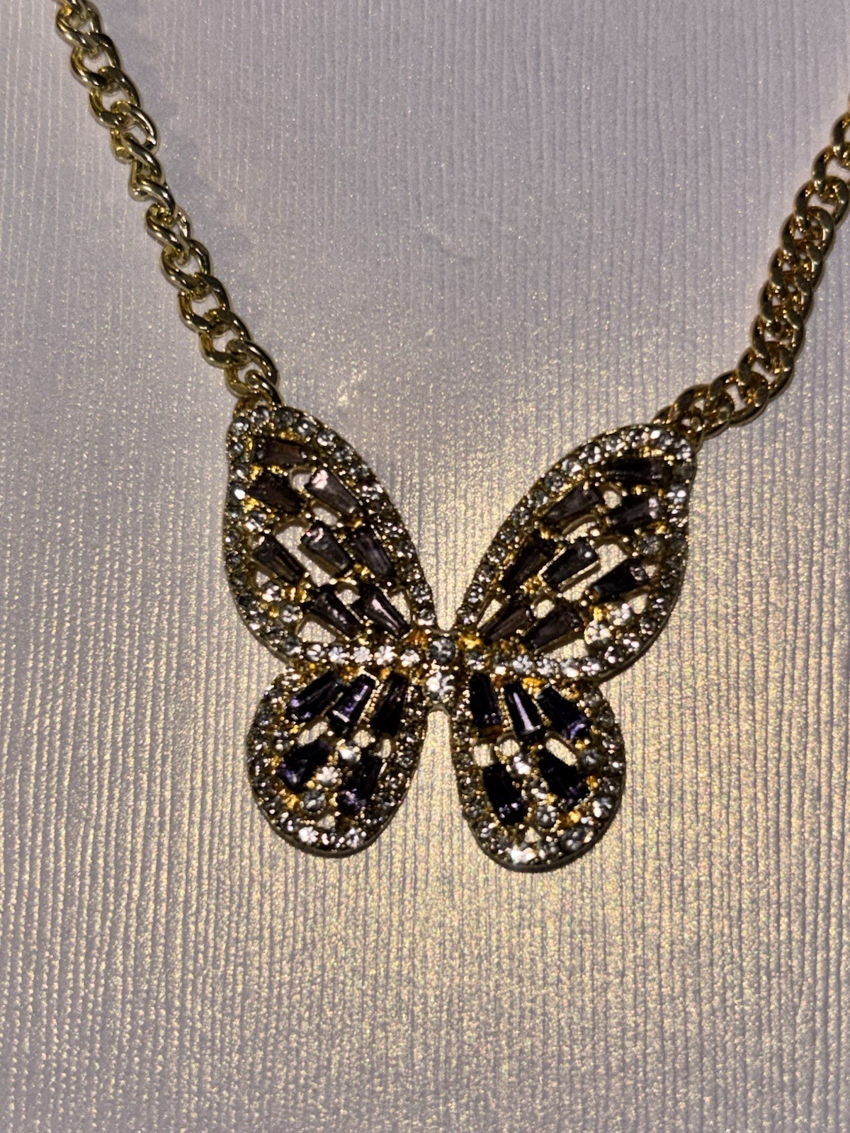Jessica Simpson Crystal Butterfly Pendant Necklace 16″+3″ Round Link