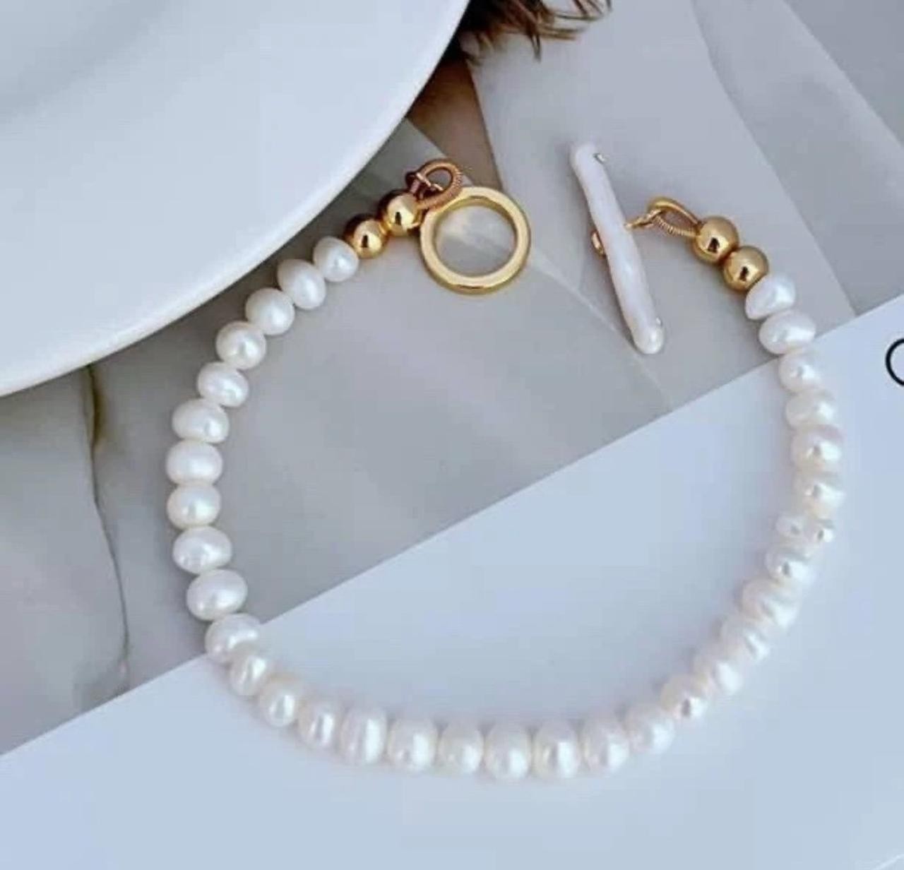 New Burch Logo Pearl Bracelet with Jewelry Pouch Size: 20.5cm