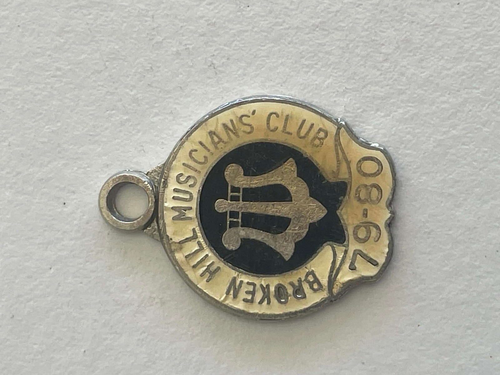 Broken Hill Musicians Club Member Charm 1979-80 Enamel Silver Tone Pendant