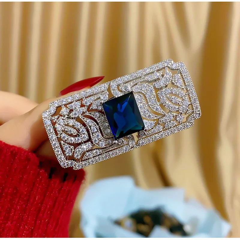 Luxury Geometric Medal Brooch Simple Clothing Pin Crystal Jewelry Badge