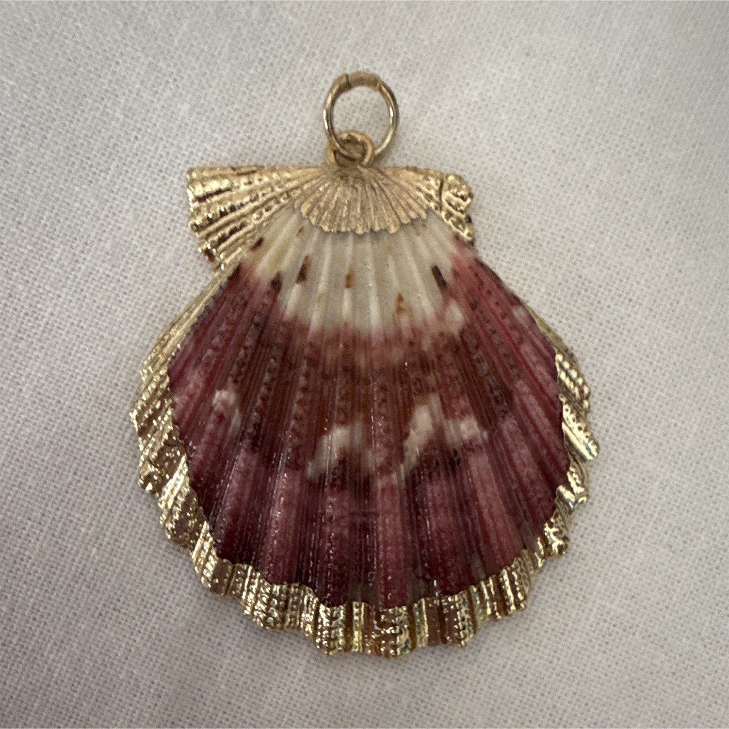 Vintage Calico Shell Charm Pendant – Beach Sea Nature Theme from Hawaii