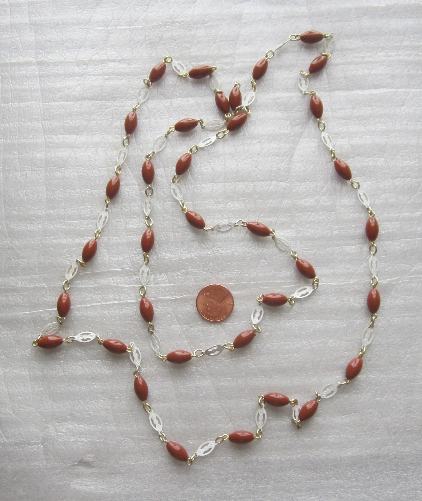 Reddish Brown Beads with White Flat Link Beads Necklace 50 in. Fashion Jewelry