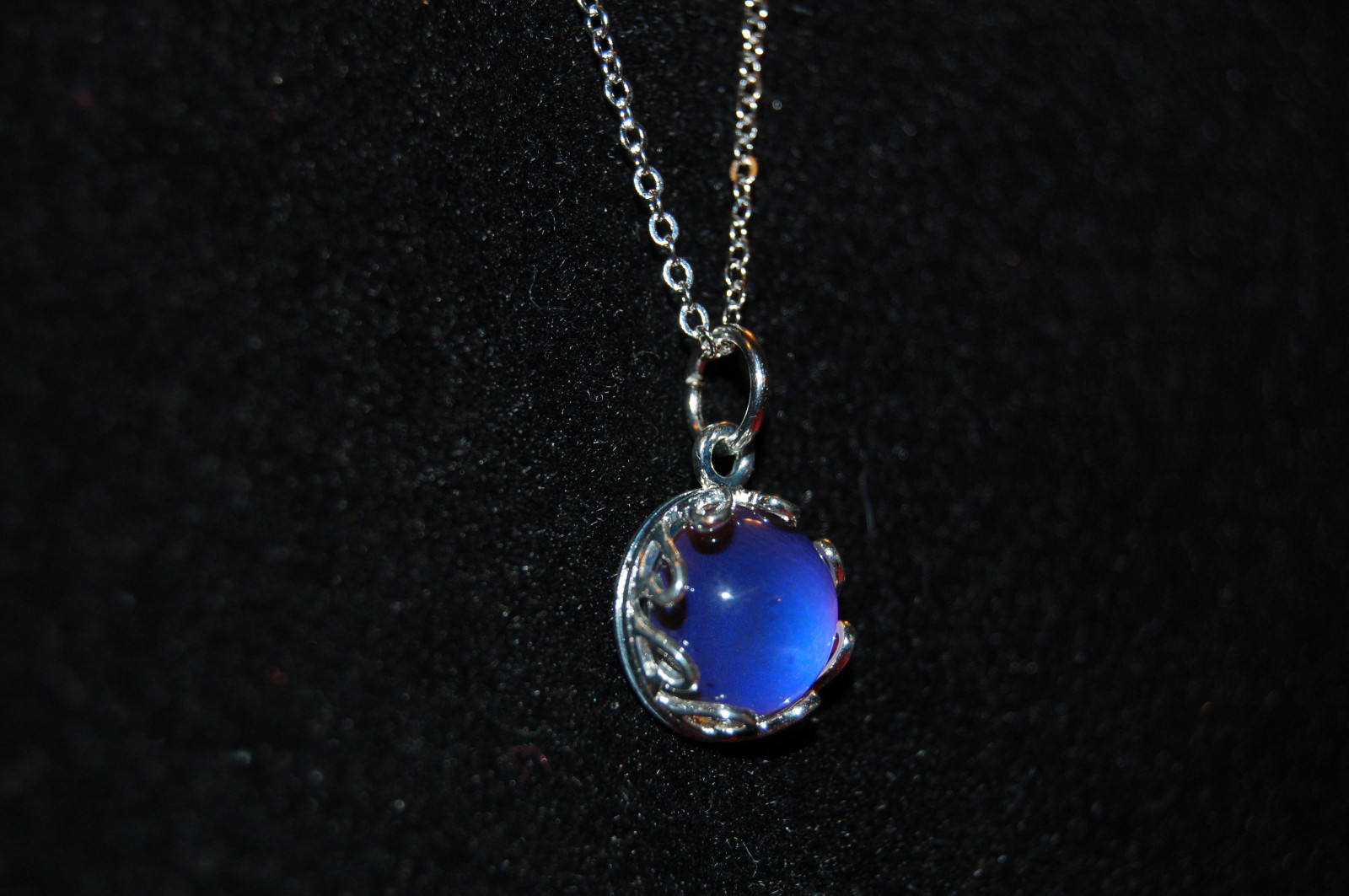 Heart Surround Mood Necklace, Sterling Silver Plated, 12mm, #A2V1