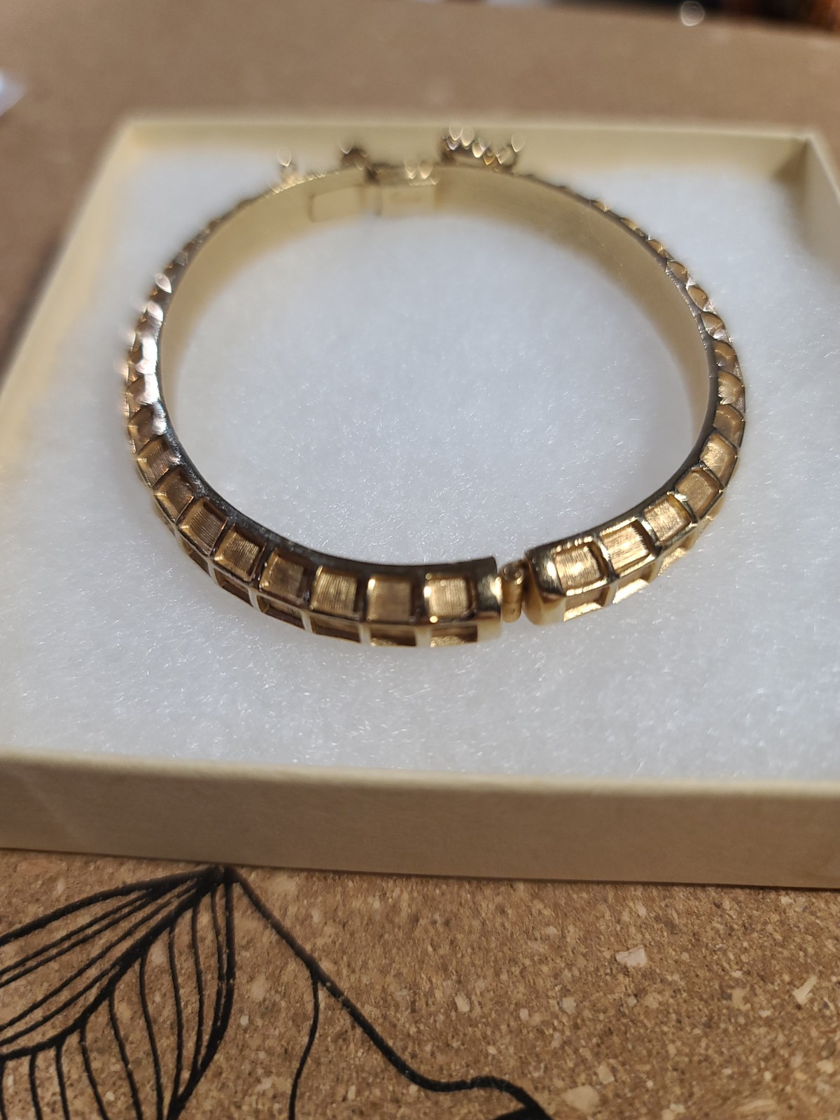 Vintage Trifari Textured Gold Tone Block Brick Geometric Hinged Bangle Cuff