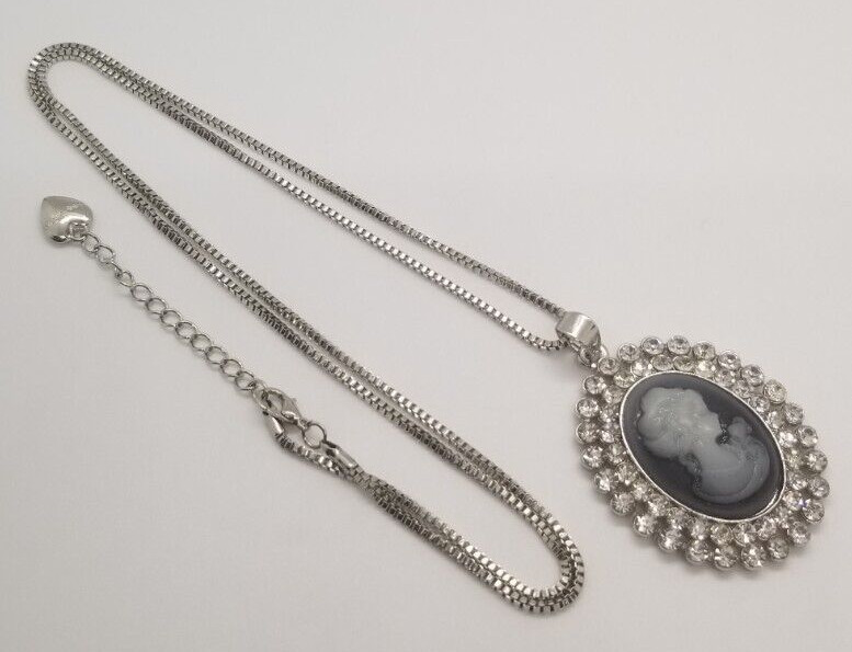 CAMEO Sparkling Silver Tone Blue White Rhinestones Broch & Necklace