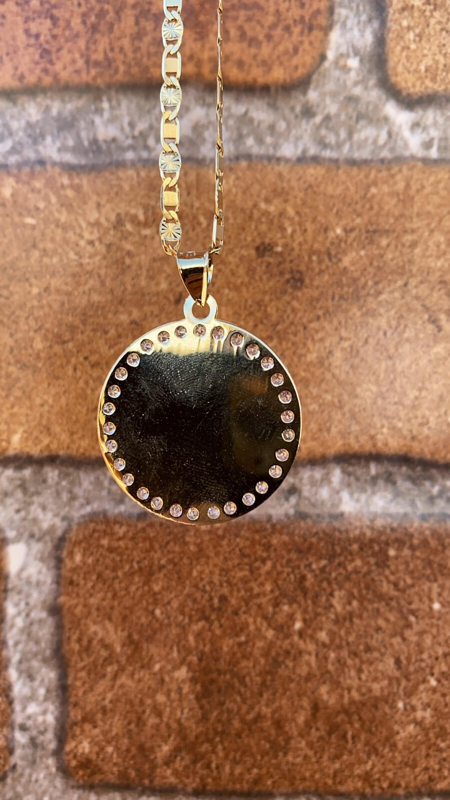 Cadena y Medalla De La Virgen de Guadalupe Tres Oros 28x25mm Guadalupe Necklace