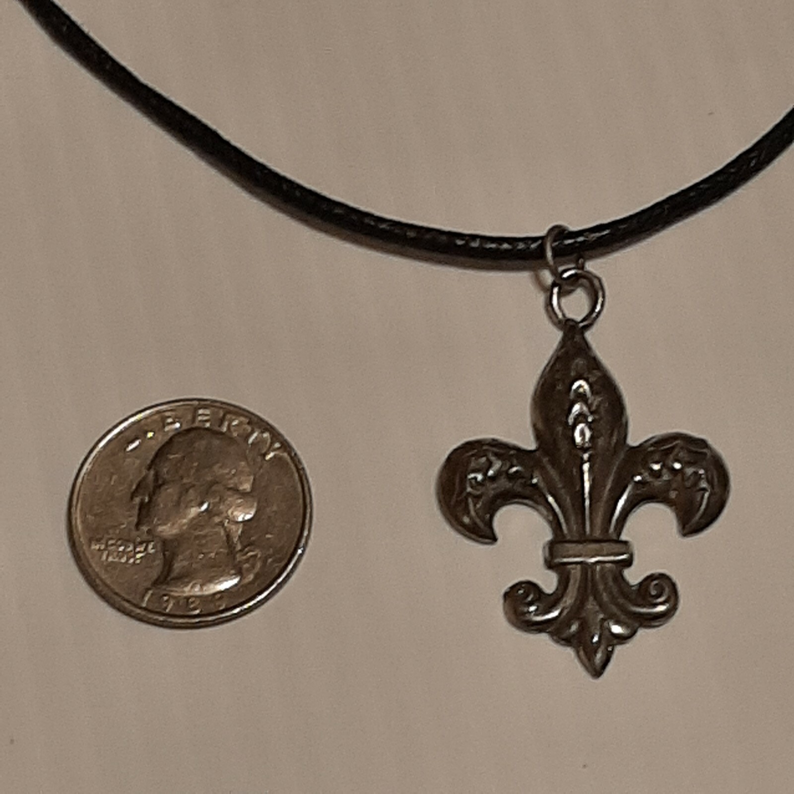 fleur de lis Pewter Pendant Charm / 26″ Adjustable Necklace U.S.A.