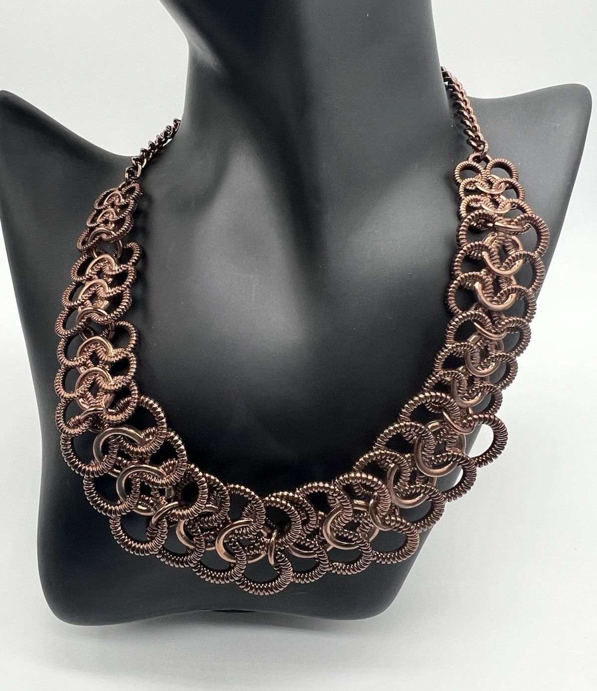 Liz Claiborne Signed Copper Tone Statement Cable Chain Bib Necklace Adjustable