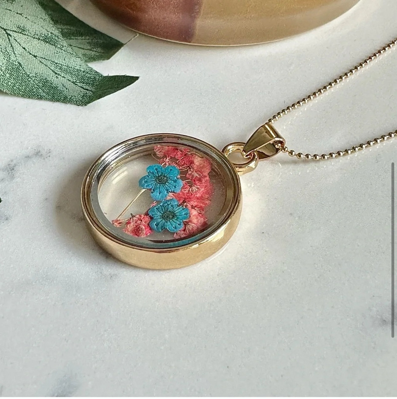 Gold Dried Pressed Wildflower Circle Charm Necklace Bohemian Boho Jewelry NEW