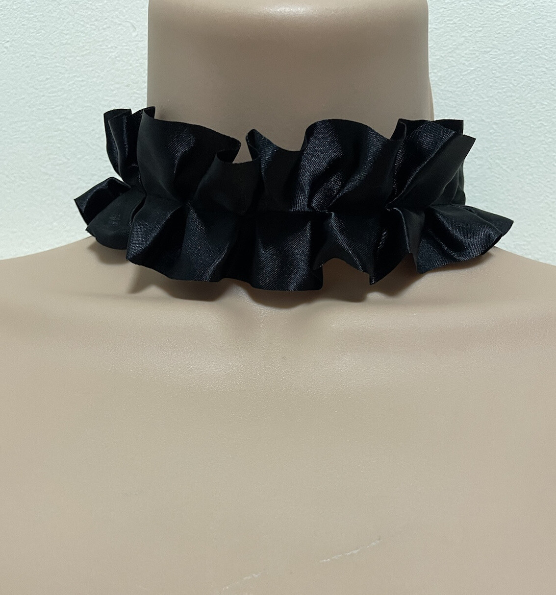 New Fashion Ladies Women’s, Kid’s Black Ruffle LACE Chakor Necklace party