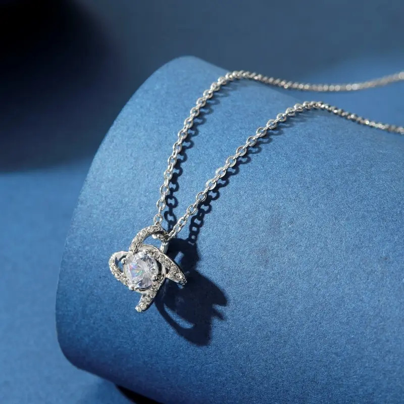 1pcs Steel Color-color Necklace Ladies Cold Wind Four Leaf Clover With Diamonds