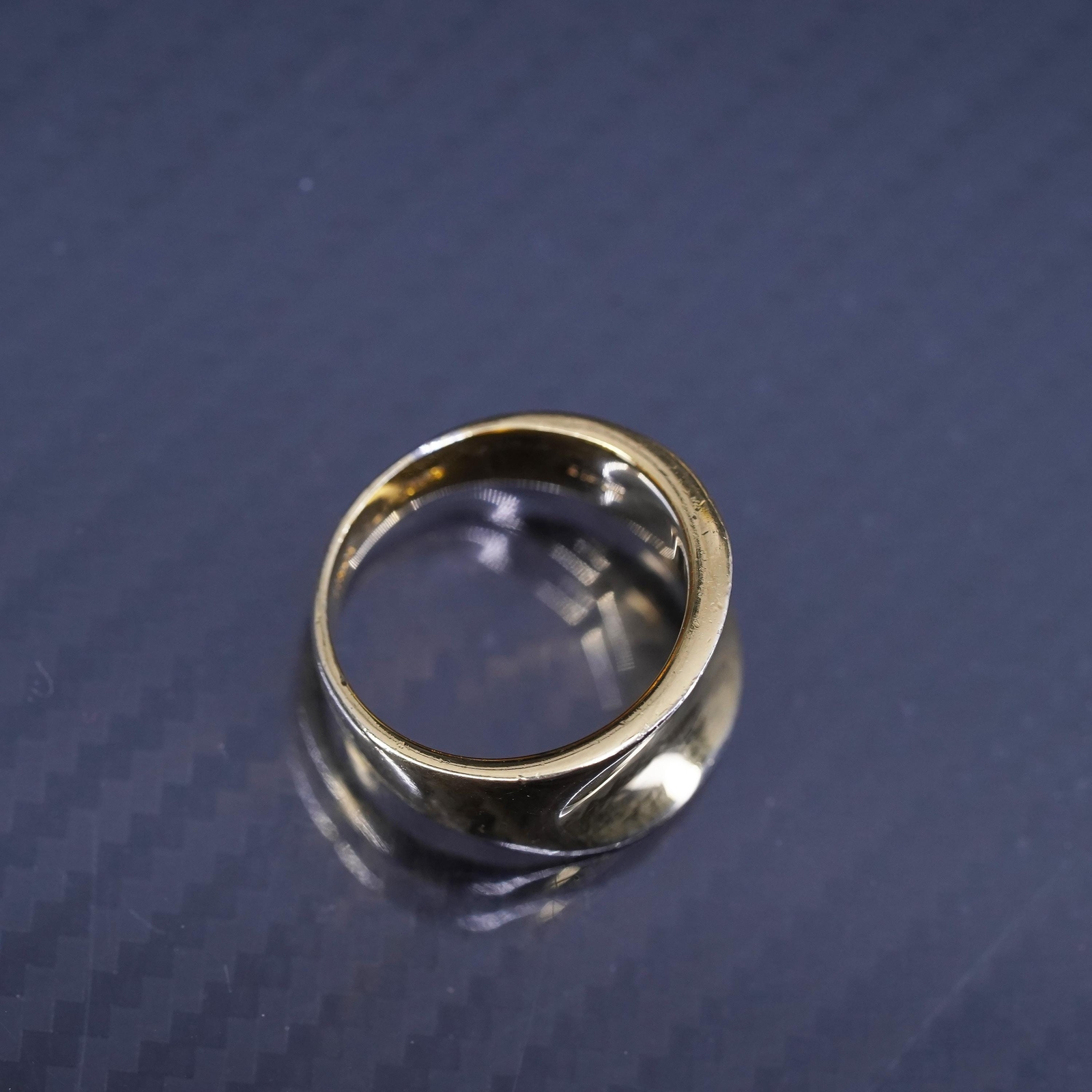 Size 7.25, Italian Itaor vermeil yellow gold sterling silver 925 ribbed ring