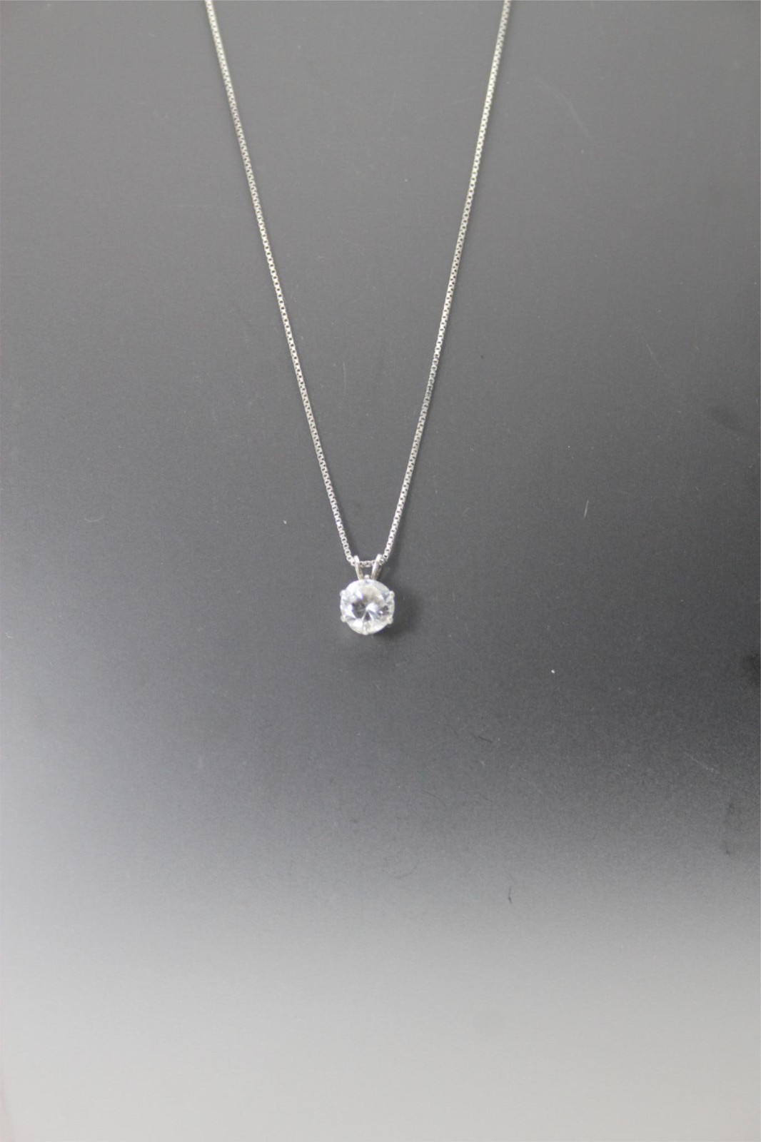 Sterling Silver 8mm Round Cubic Zirconia Pendant on 20″ Box Chain 2.9g (NEC5929)