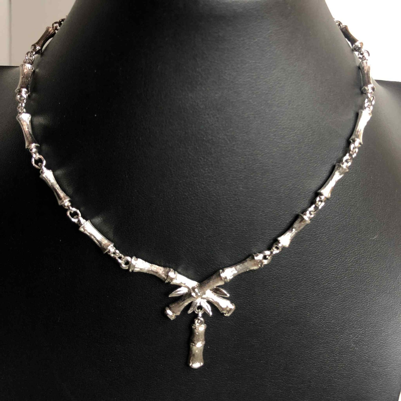 7313 NAPIER Signed silver tone Bamboo link Necklace 16″-17″ long