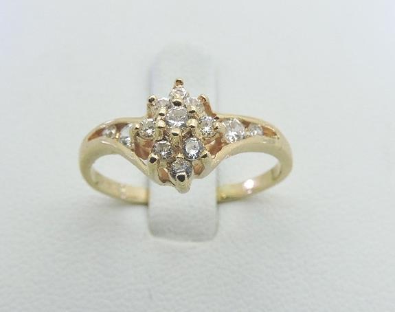 14K Yellow GOLD Cubic Zirconia CZ Cocktail Ring Band 2.4 Grams Size 7.75