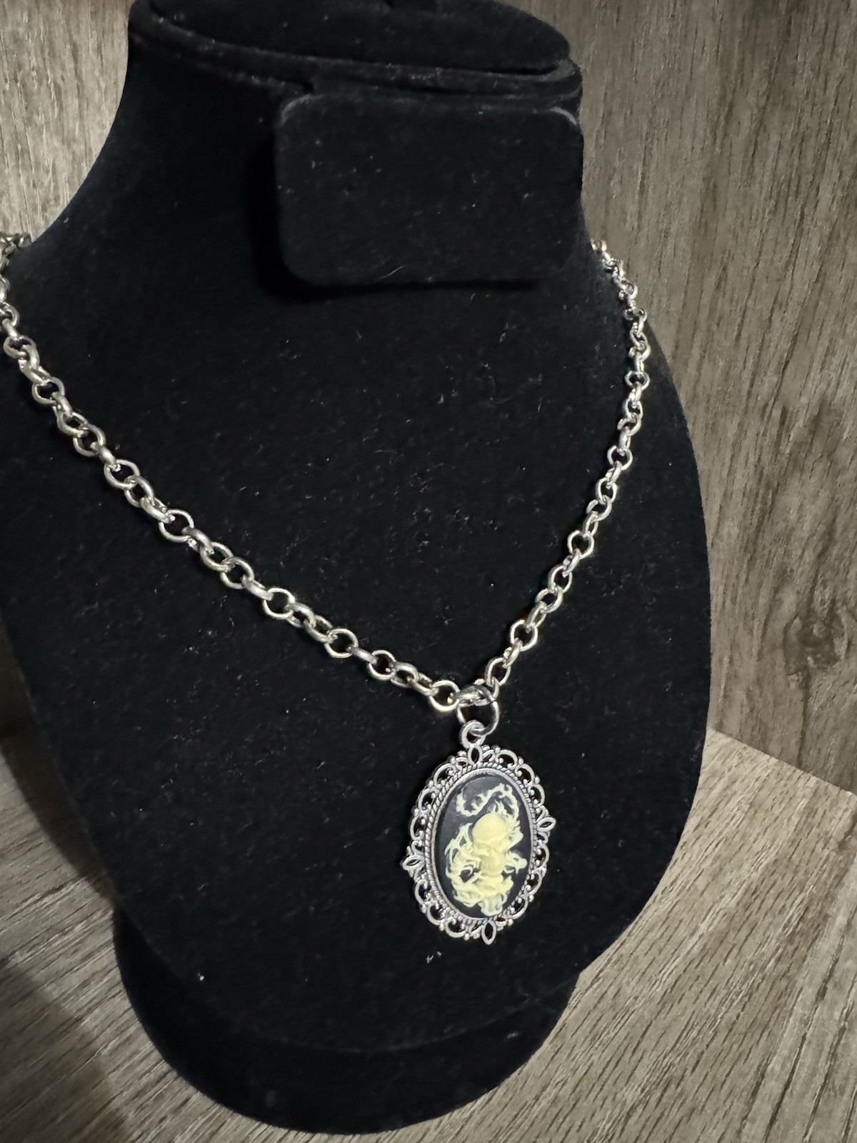 Silver Tone Gothic Oval Cameo Pendant Necklace, Black, Oval Link Chain