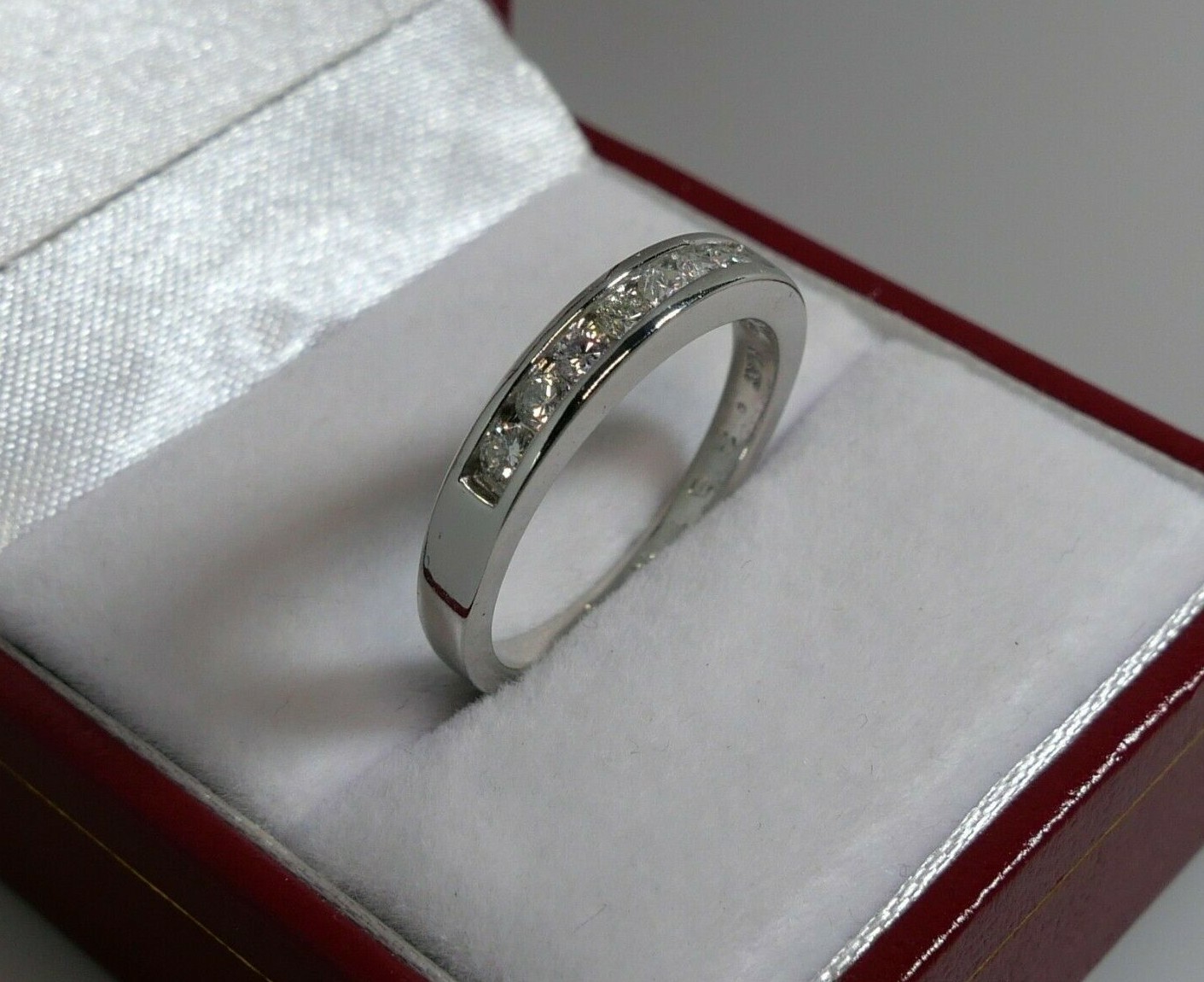 PLATINUM CHANNEL SET 7 DIAMOND WEDDING BAND RING 0.28 TCW