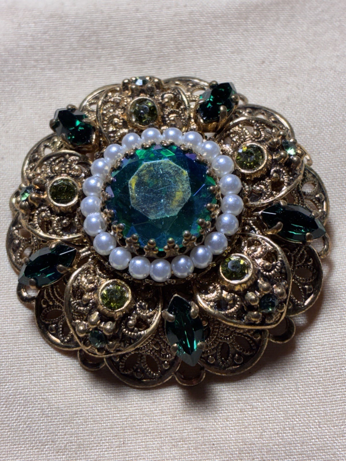 Vintage Layered Filigree Emerald Olivine Rhinestone Faux Pearl Halo Brooch
