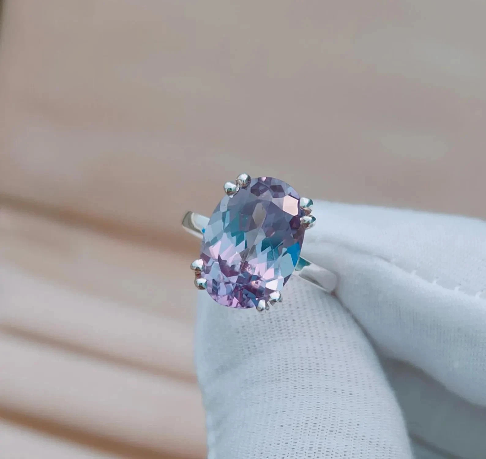 9 Ct Elegant Alexandrite Solitaire Ring – Vintage Jewelry- Crafted 925 Silver
